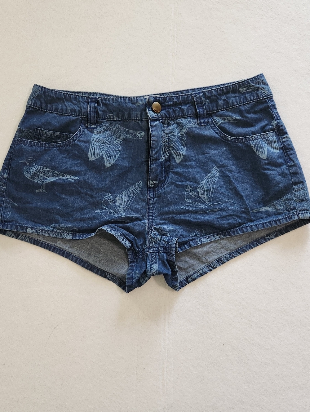 Obey Indigo Denim Bird-Print Women's Shorts Size 26